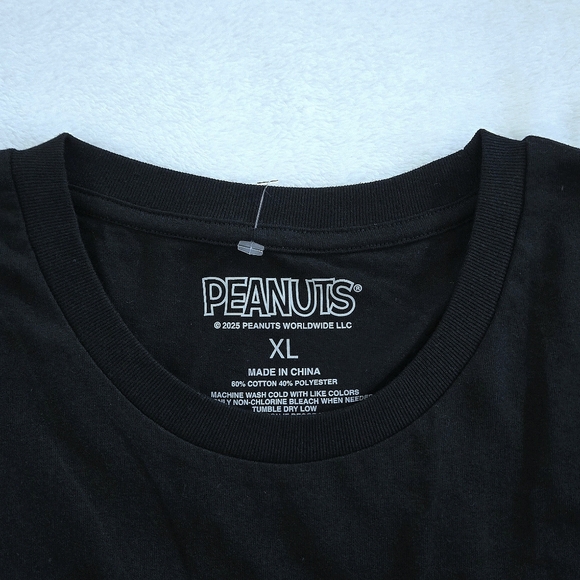 Peanuts "Peanuts Social Club" Graphic Tee👕 - NWT - Picture 8 of 15